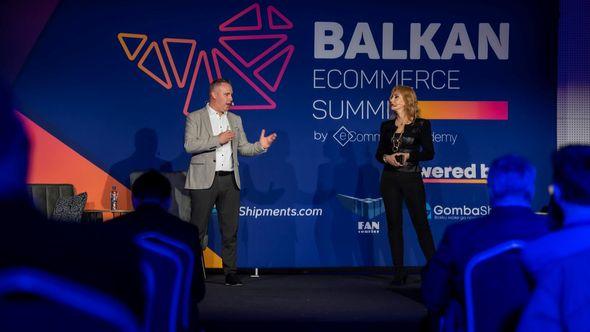 Orhan Gazibegović, predsjednik eCommerce asocijacije u BiH i Belma Agić, izvršna direktorica eCommerce asocijacije u BiH na prvom Balkan eCommerce Summitu - Avaz