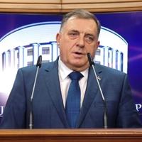 Dodik napao političare u FBiH: "Šutili bi i da Šmit kaže da je Zemlja ravna ploča i da treba osuditi sve koji djecu uče zakonu gravitacije"