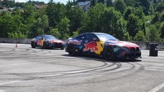 Foto + video / Spektakl u "Avaz Twist Toweru": Red Bullovi vozači driftali na garaži tornja