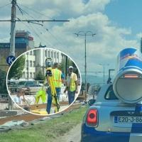 Lijepa scena sa ulica Sarajeva: Zaustavio automobil i podijelio piće radnicima koji rade na plus 30